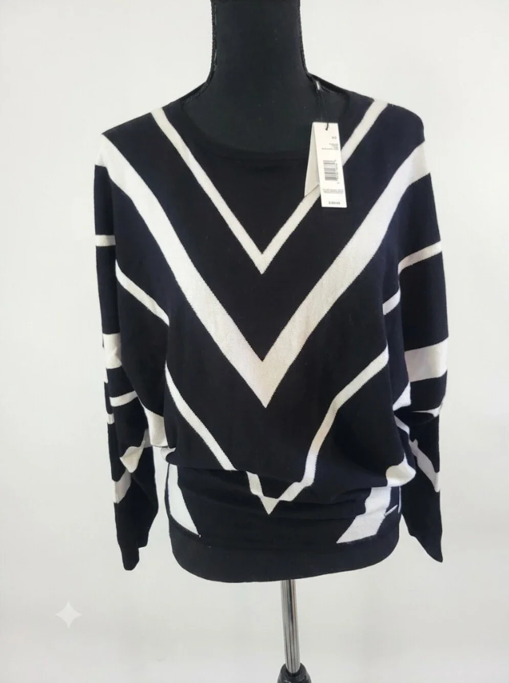 Tahari Black & White Star Knit Pullover